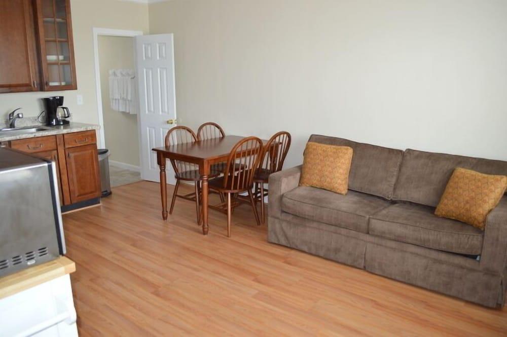 The Pelham Resort Motel photo 29