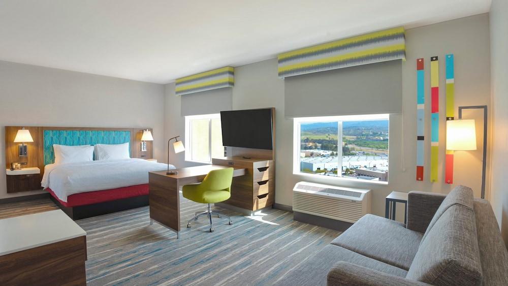 Hampton Inn By Hilton Santa Clarita-Valencia photo 2