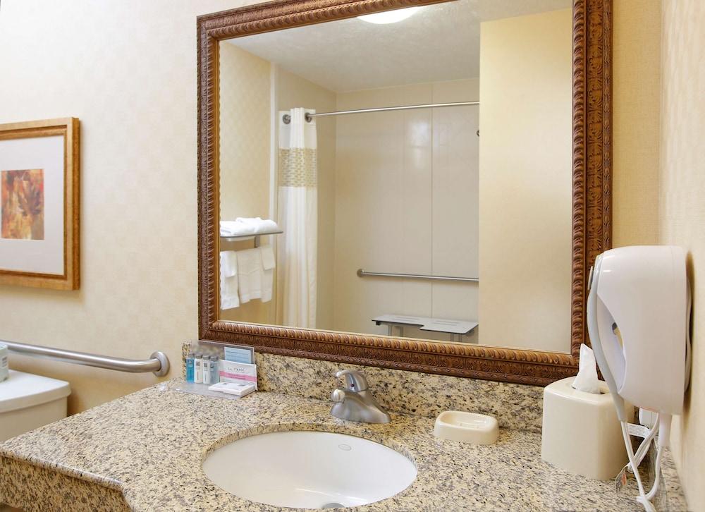 Hampton Inn Waterloo Cedar Valley photo 28