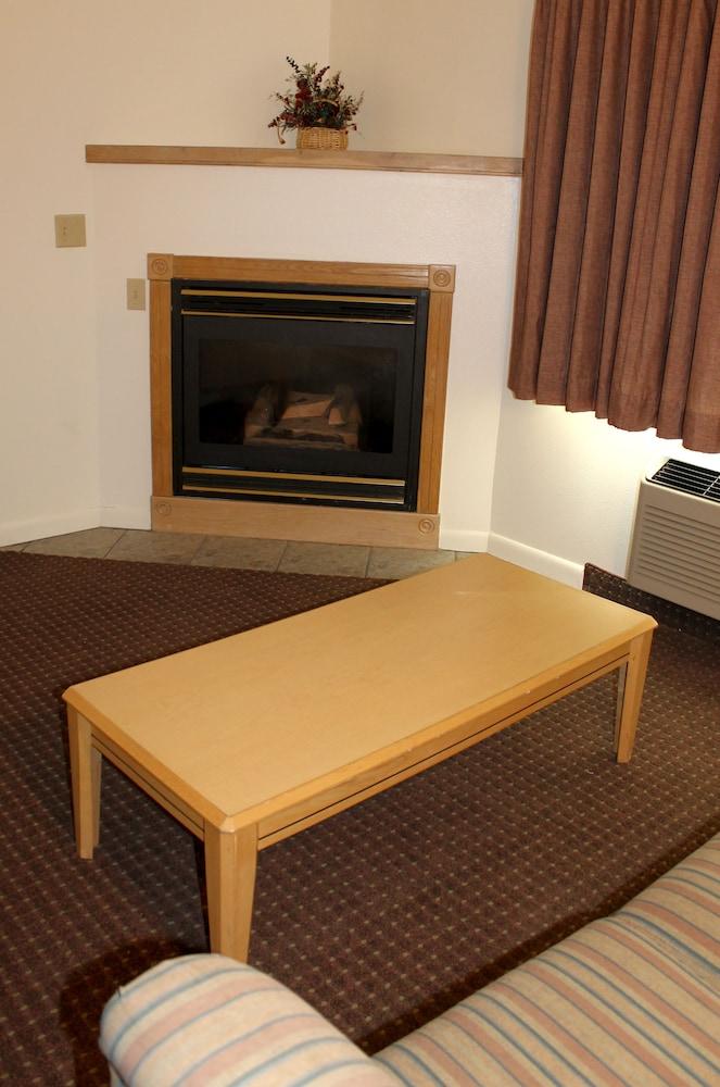 Inn at Lander, Travelodge by Wyndham photo 10