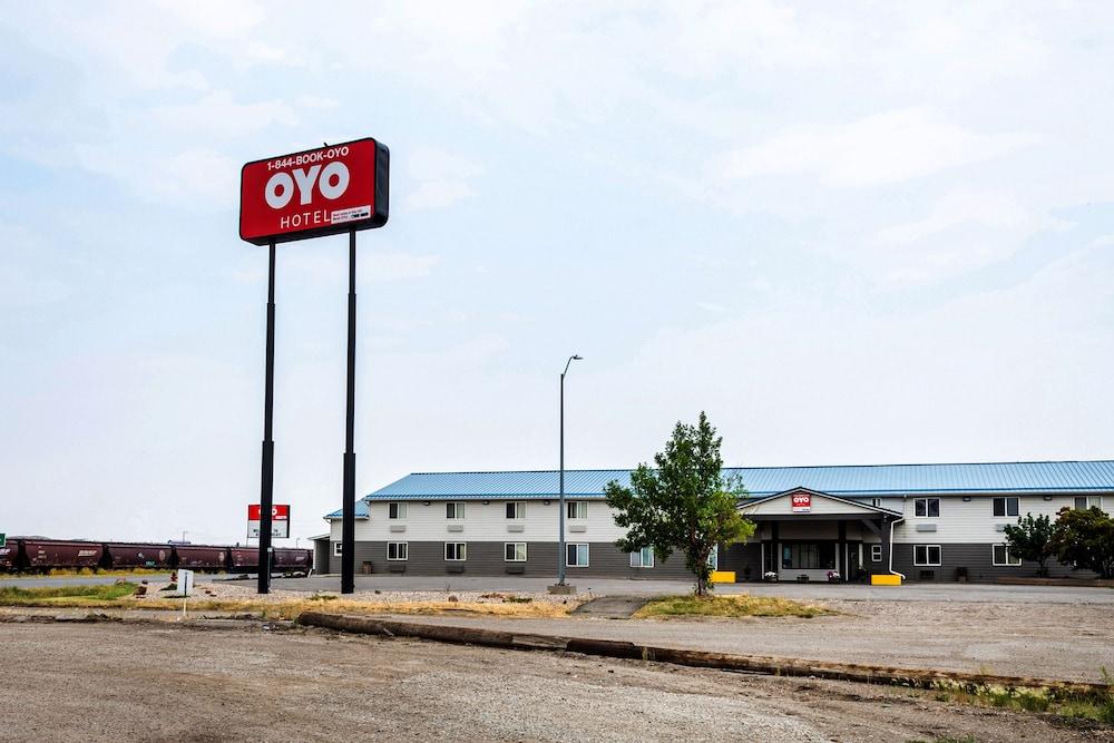 OYO Hotel Shelby MT Hwy 2 & I-15 photo 25