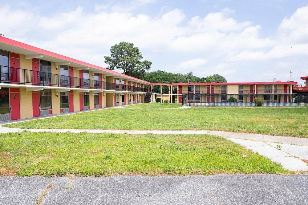 Travel Plaza Motel photo 10