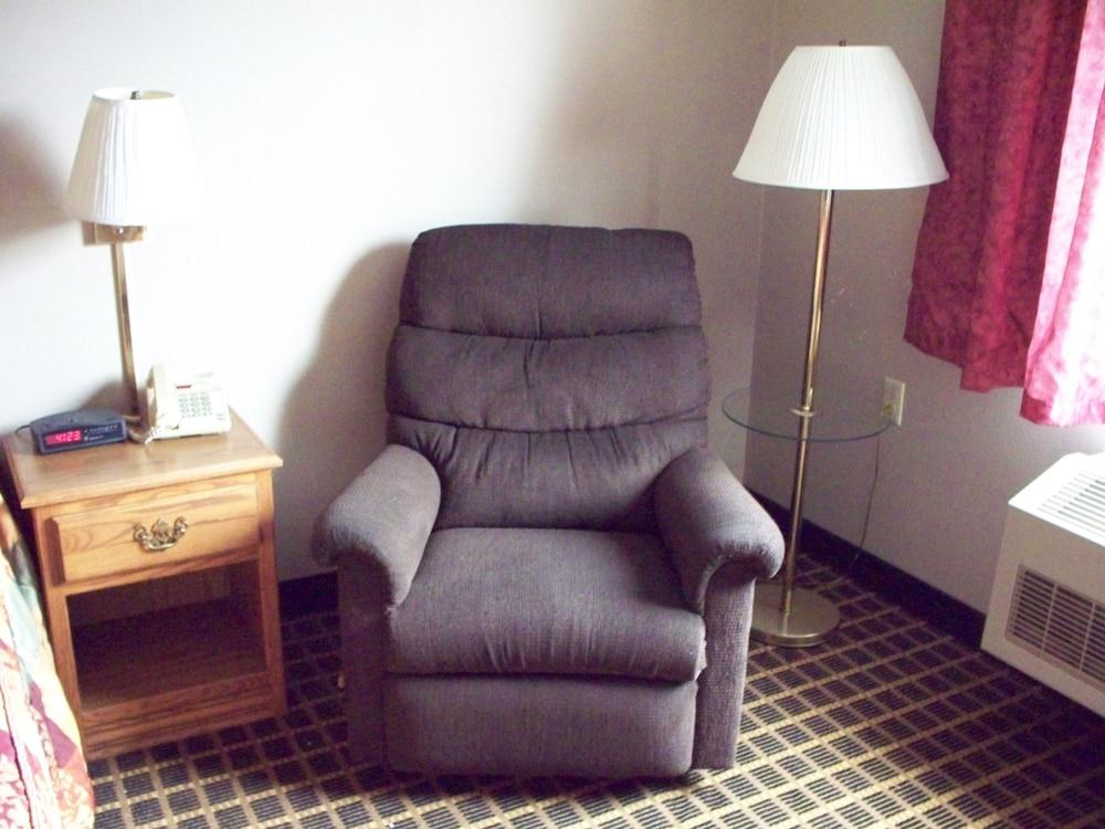 Country Inn Deerwood photo 12