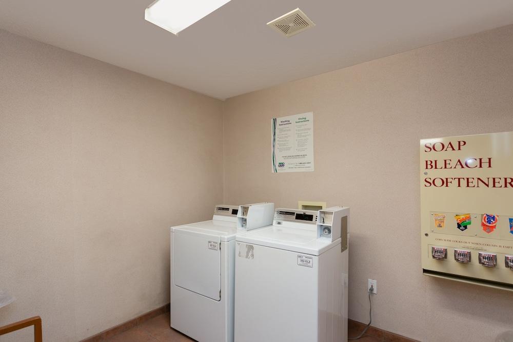 Vagabond Inn Executive - Green Valley photo 22