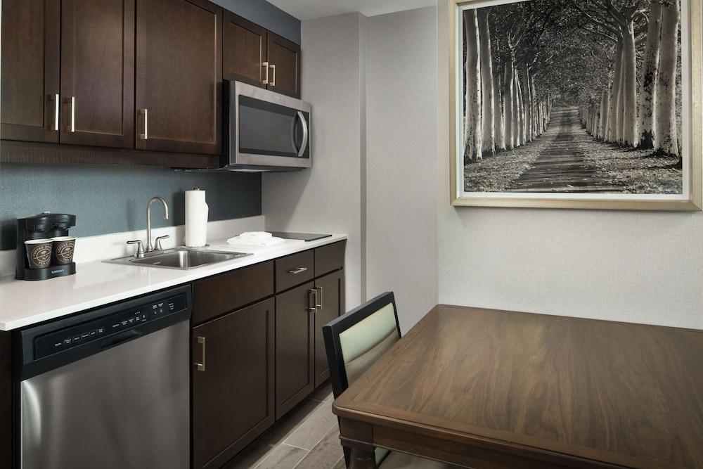 Homewood Suites by Hilton Teaneck Glenpointe photo 24