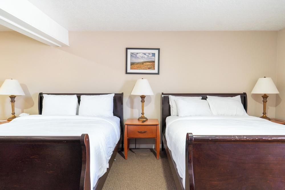 Road Creek Inn photo 41