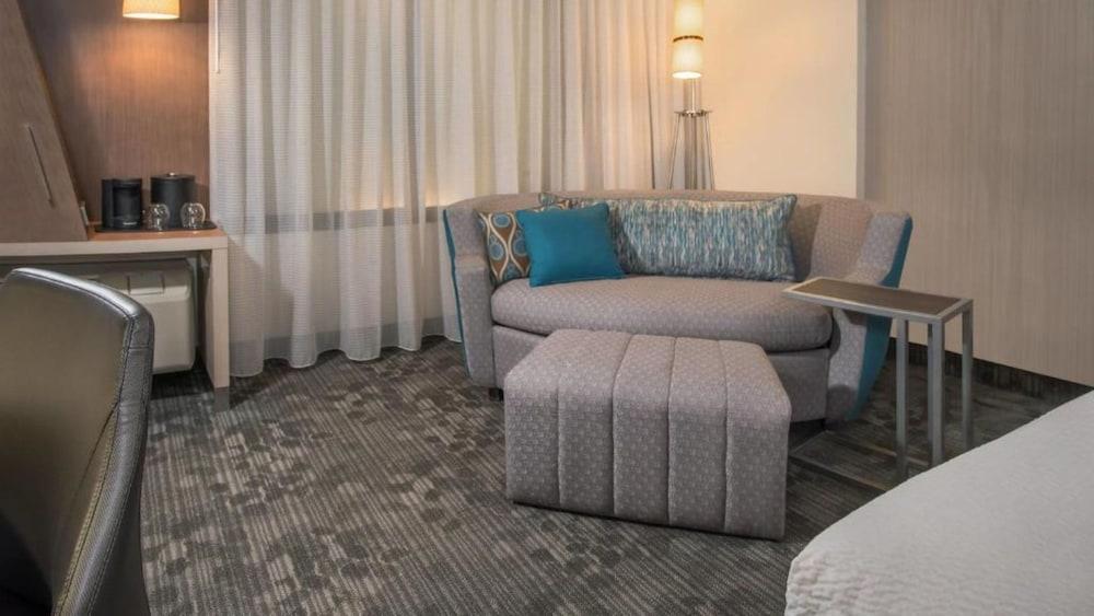 Courtyard by Marriott Wayne Fairfield photo 10
