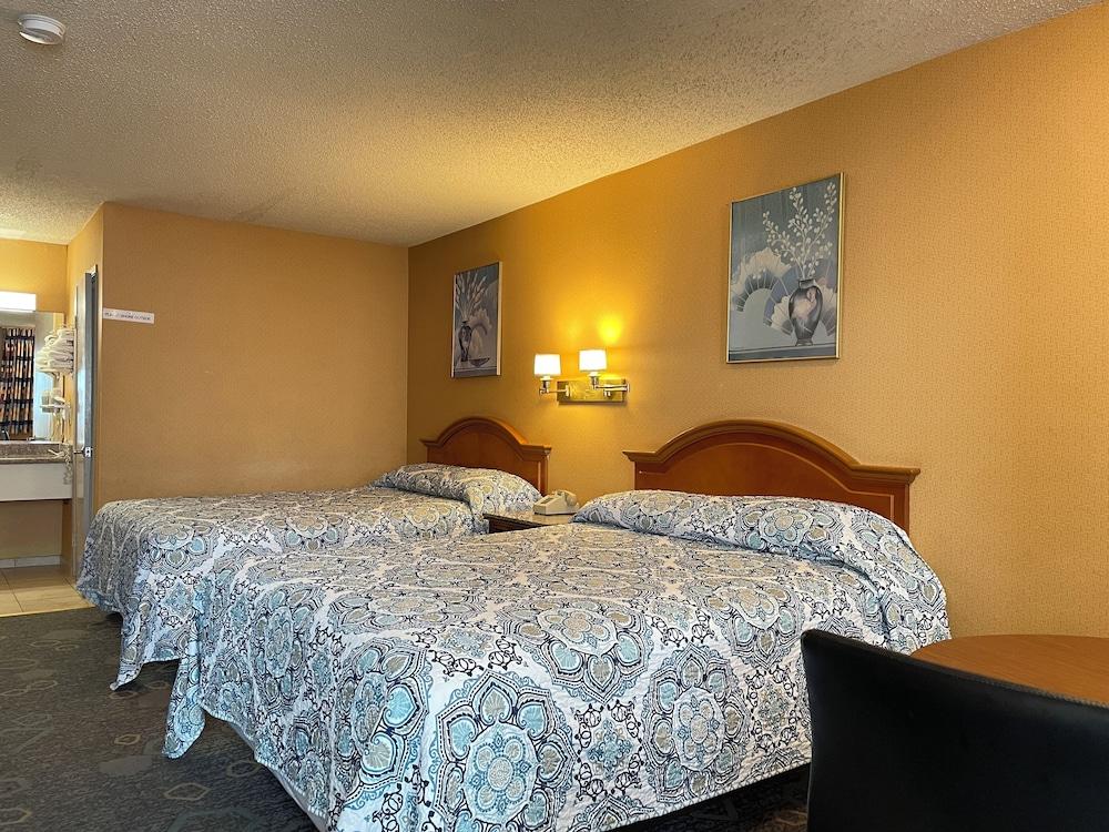 Hollywood La Brea Inn photo 16
