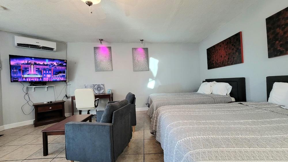 Barefoot Mailman Inn & Suites photo 24