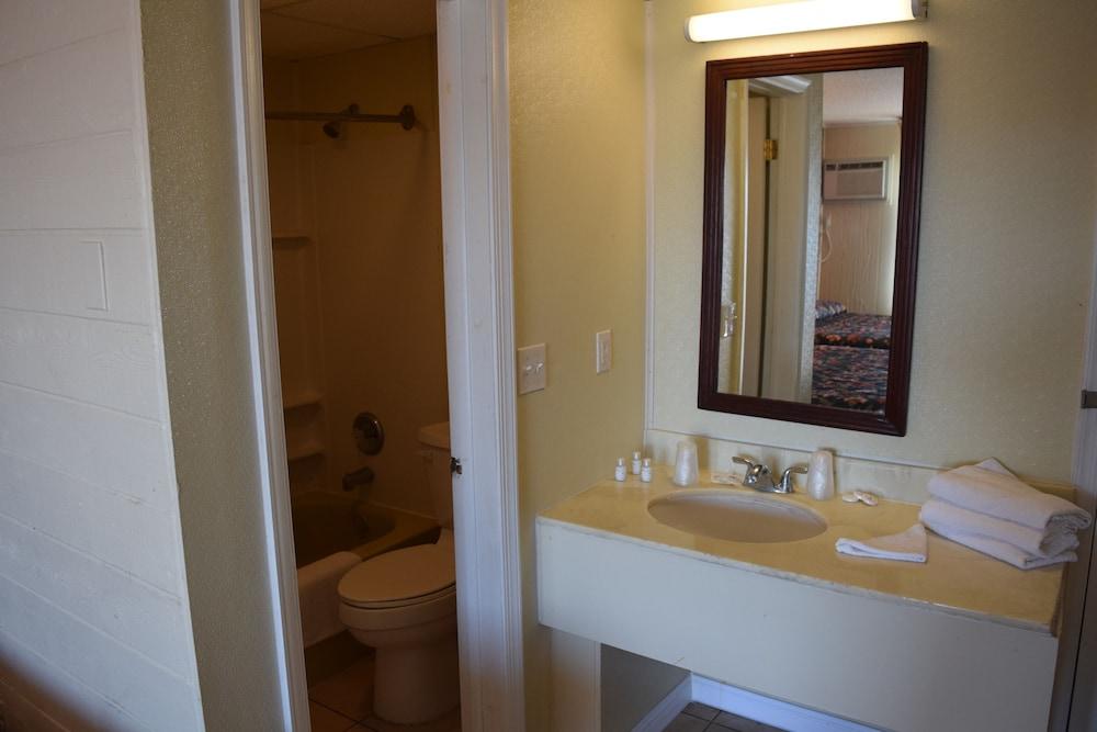 Dry Dock Motel photo 14