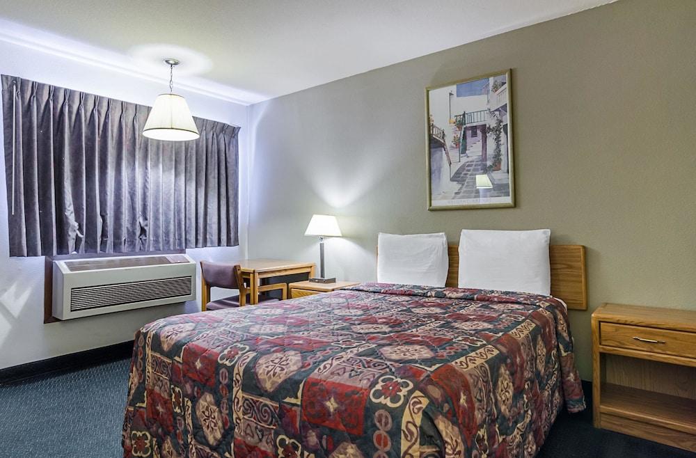 Econo Lodge photo 19