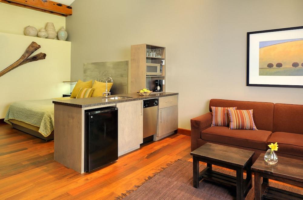 Desert Pearl Inn photo 8