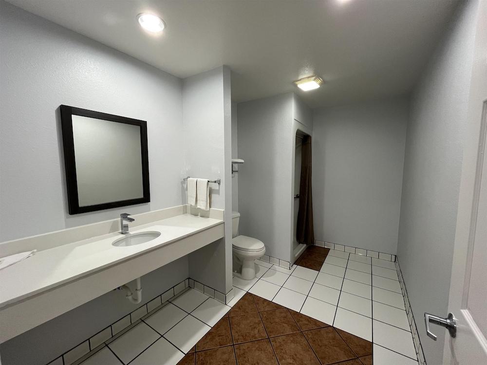 Studio 6 Suites Urbana, IL photo 3