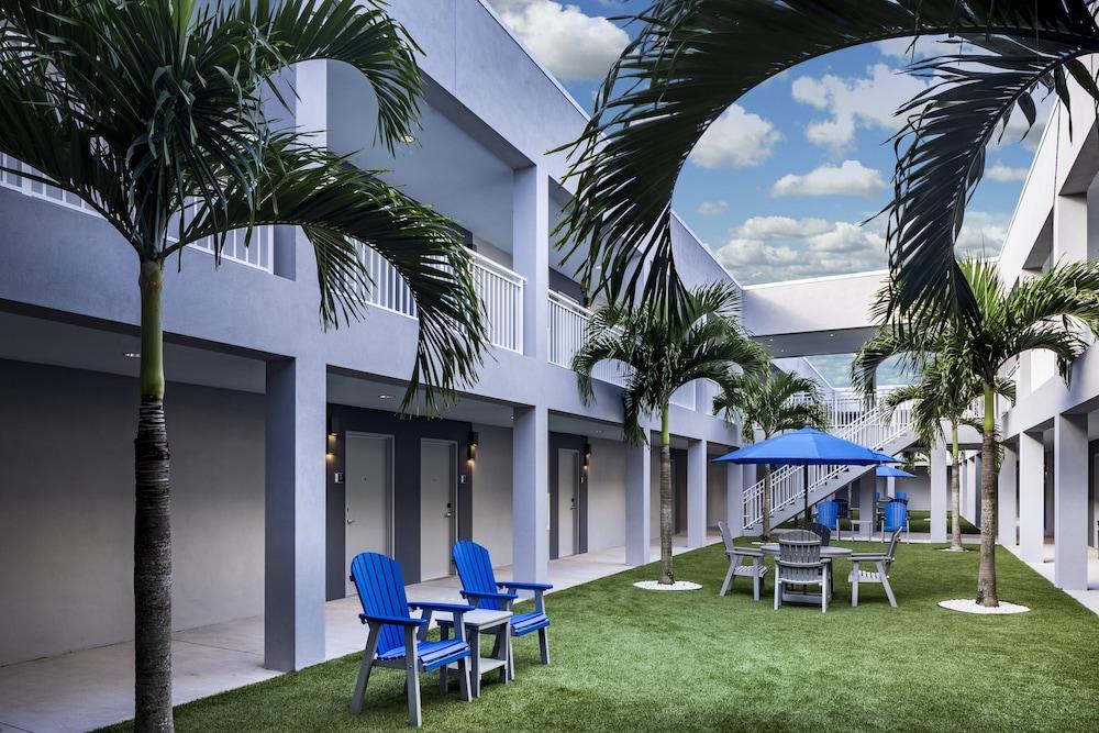 Star Suites: An Extended Stay Hotel photo 2