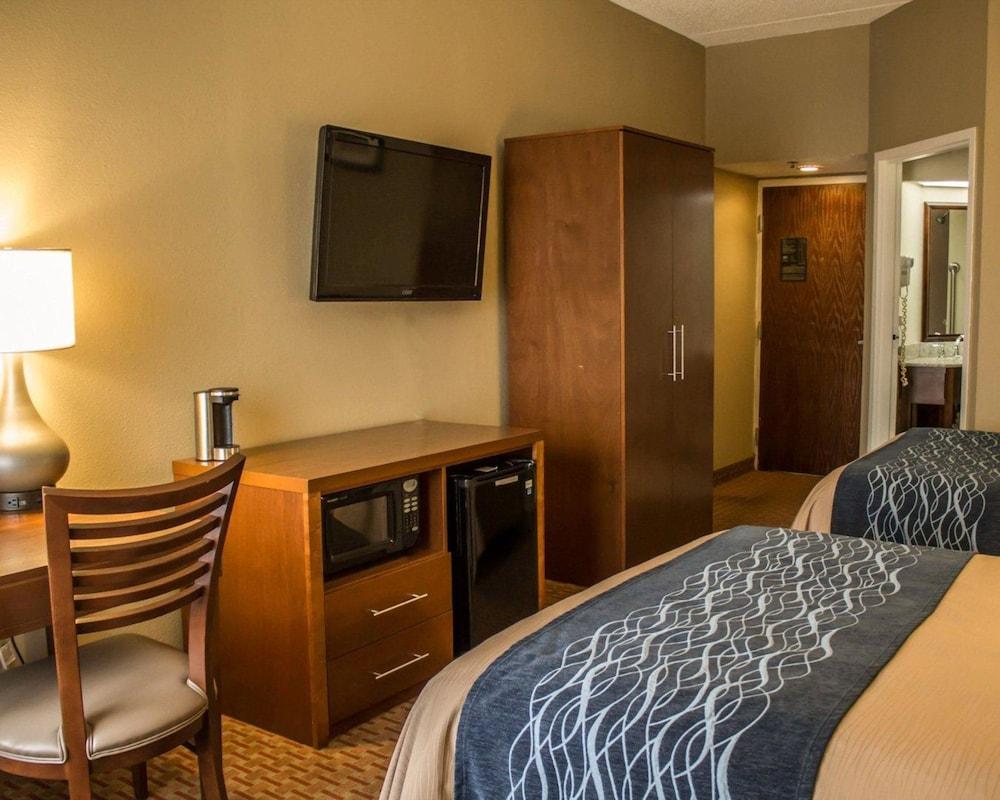 Quality Inn Akron South photo 9