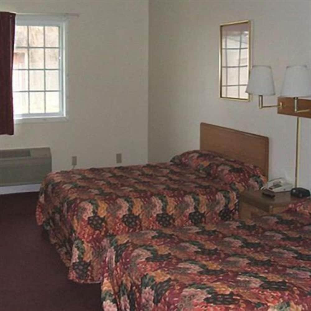 Travelers Inn photo 11
