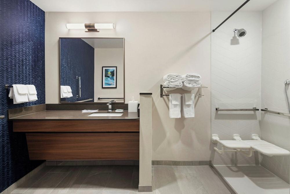 Fairfield Inn & Suites by Marriott Cedar Rapids North photo 23