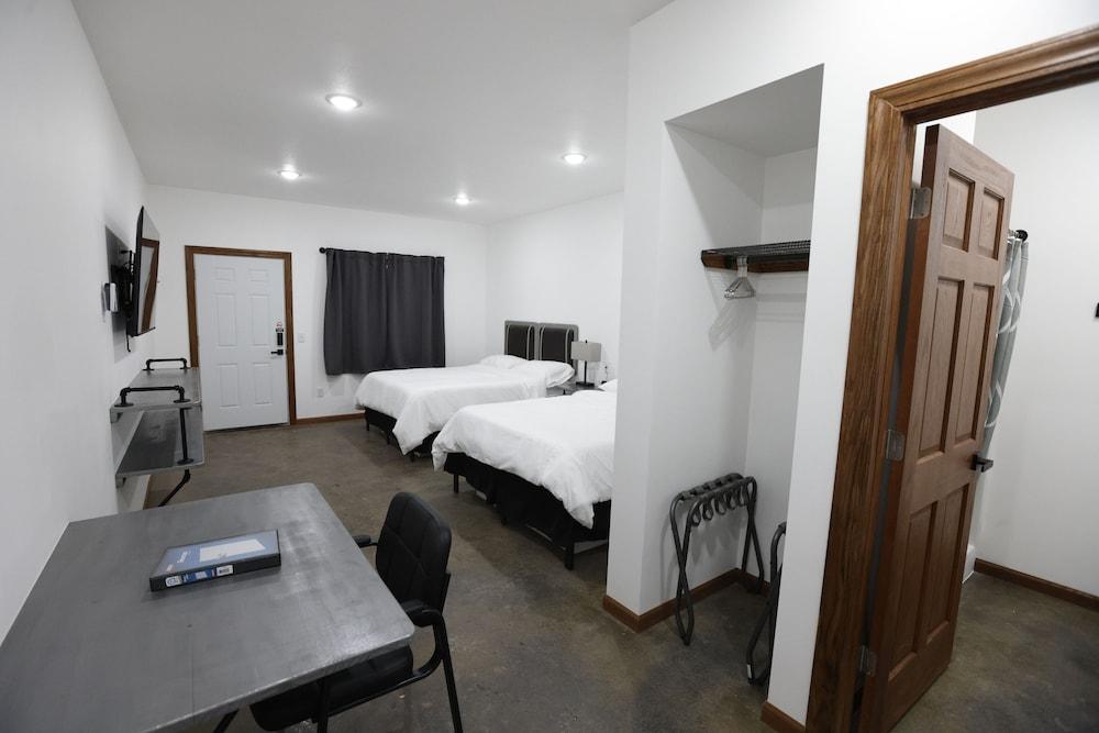 Bears Den Motel photo 17