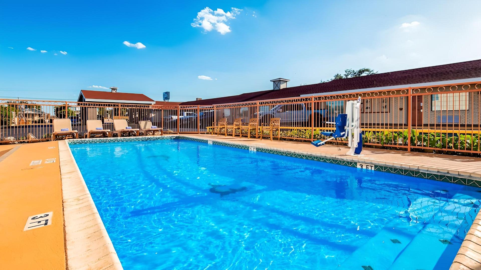 Best Western Llano photo 21