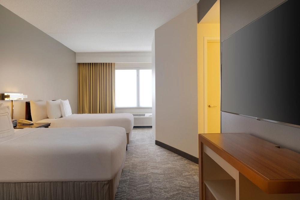 SpringHill Suites by Marriott Newark Liberty International photo 8