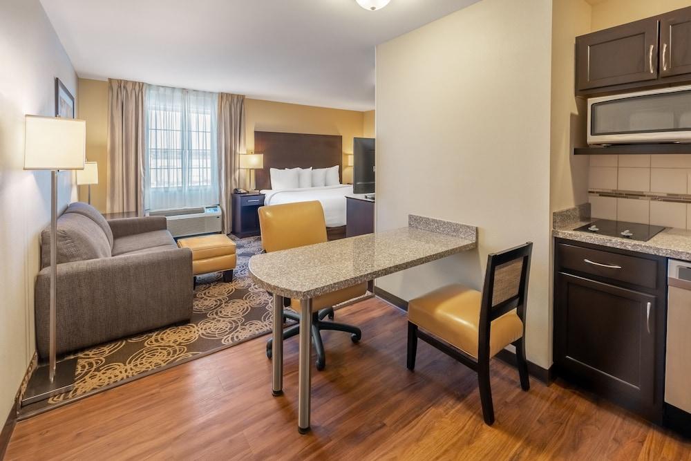 Landmark Suites photo 18