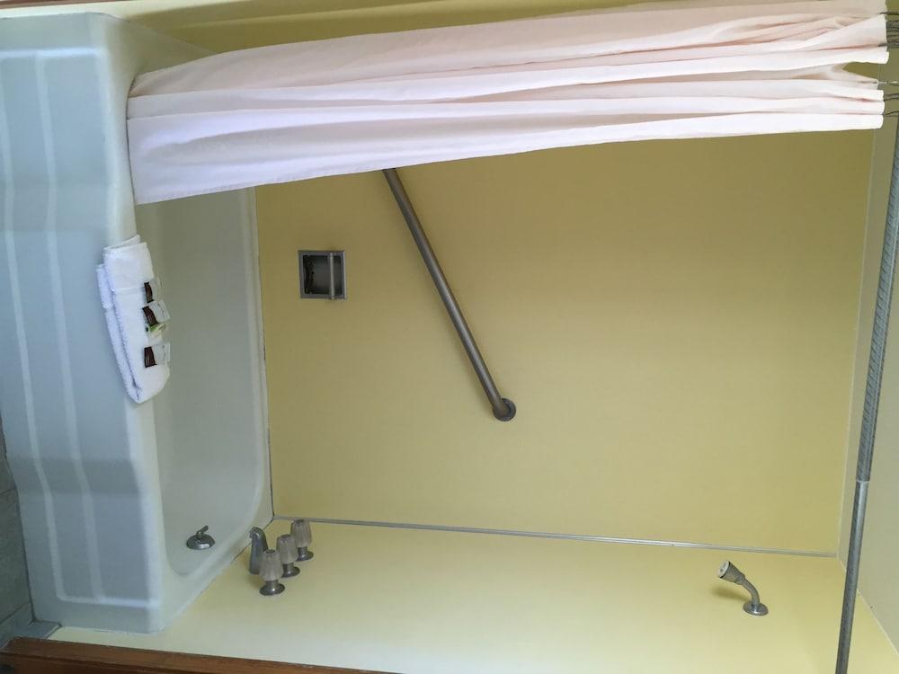 Elko Motel photo 17
