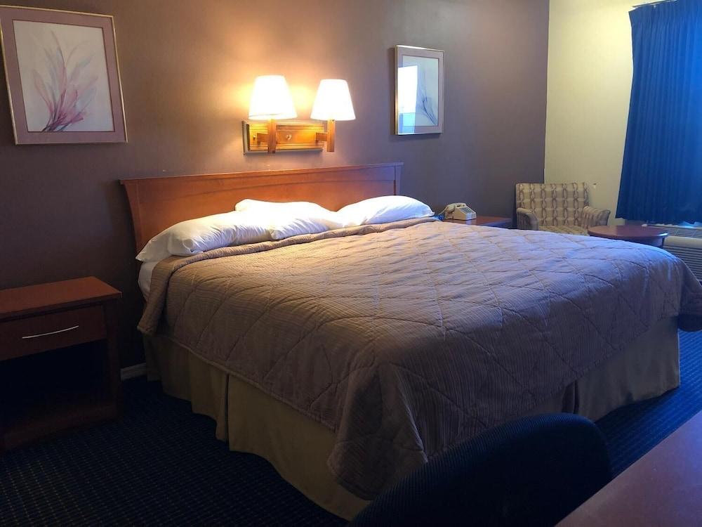 America's Best Inn photo 4