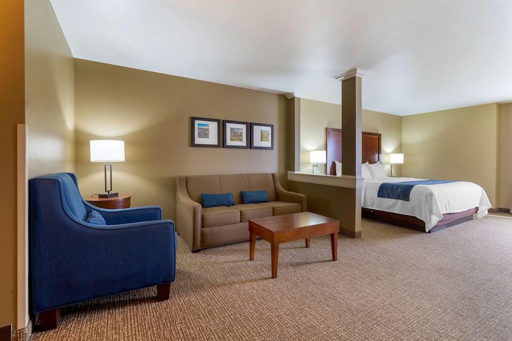 Comfort Inn & Suites Mandan - Bismarck photo 18