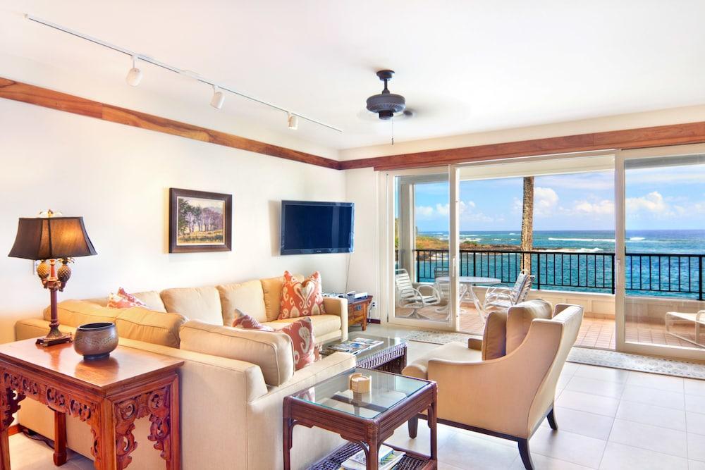 Whalers Cove Oceanfront Resort photo 3