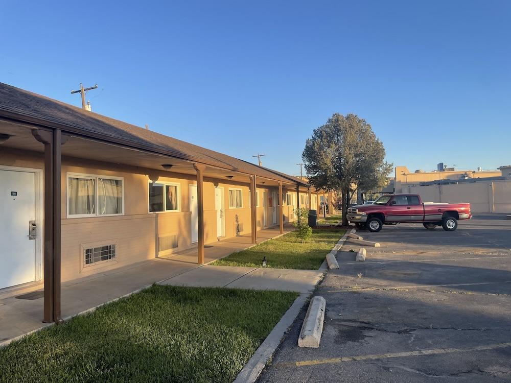 Four Corners Inn photo 49