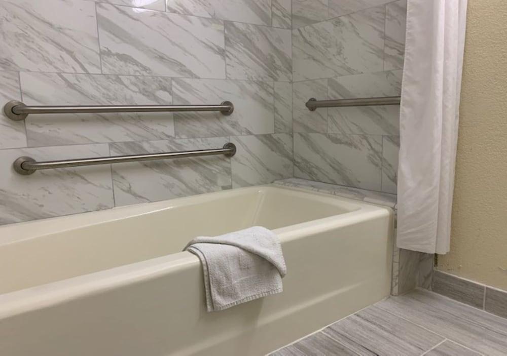 Americas Best Value Inn & Suites Joshua Tree National Park photo 98