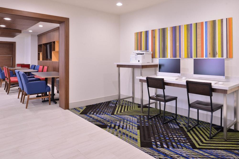 Holiday Inn Express Hotel & Suites Mesquite by IHG photo 22