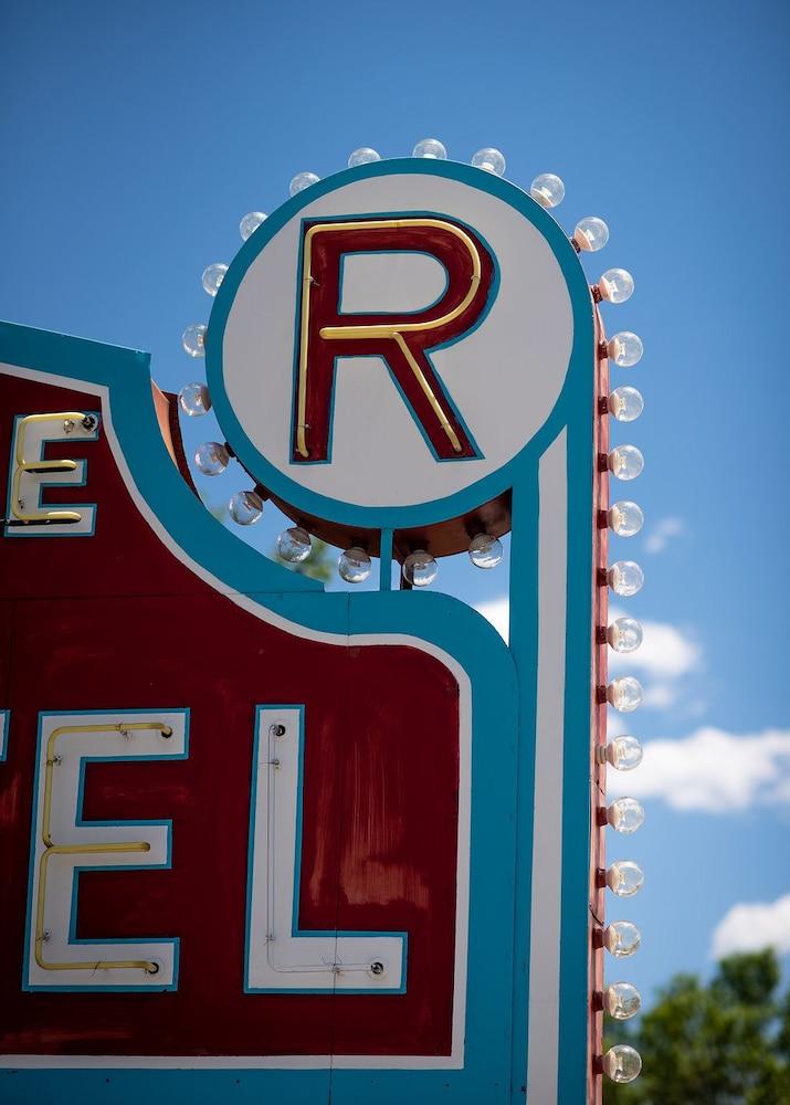 Circle R Motel photo 47
