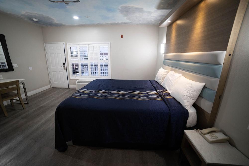 Mid City Inn and Suites photo 24