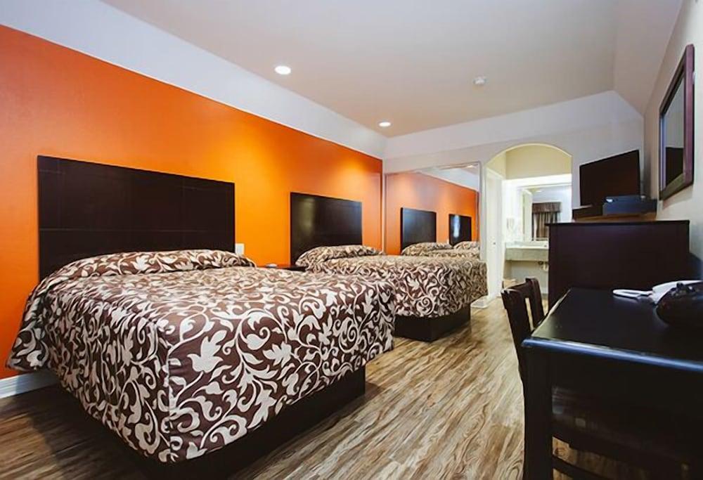 Palace Inn - Westoaks photo 3