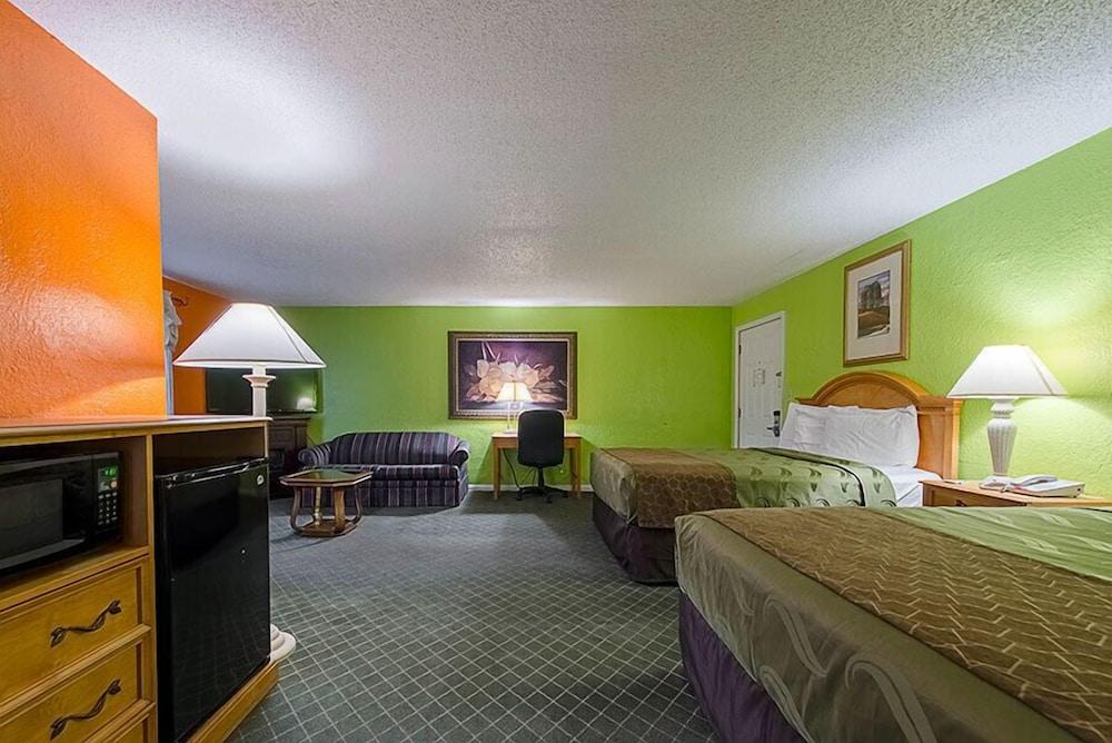 Highway Inn photo 19