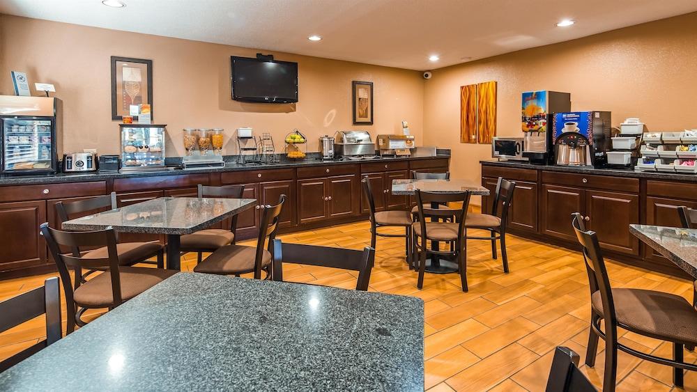 Best Western Muncie photo 20
