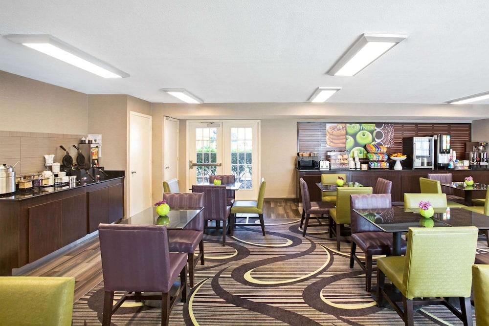 La Quinta Inn by Wyndham San Marcos photo 54