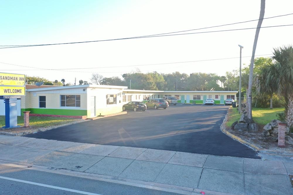 Sandman Inn Motel photo 1