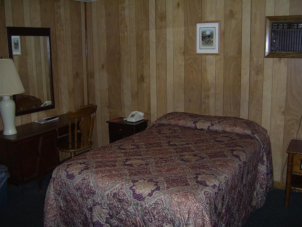 Cedar Grove Motel photo 21