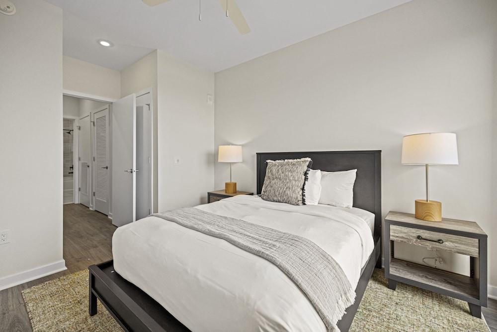 Placemakr Cathedral Heights photo 77