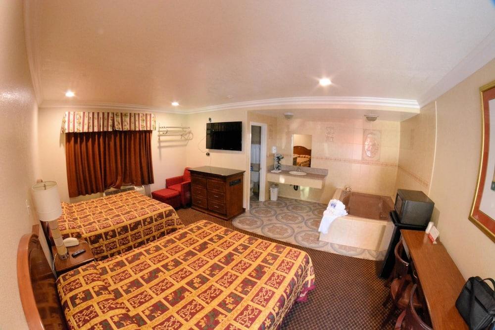 Palace Inn Oxnard photo 30