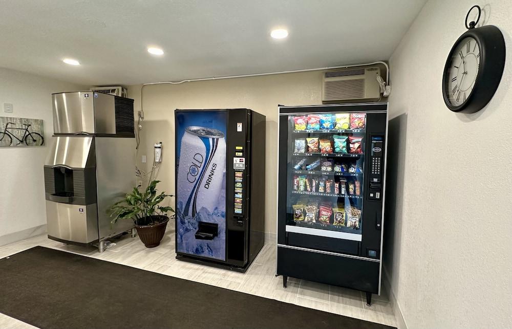 Royal Inn Charlotte Airport Hotel photo 3