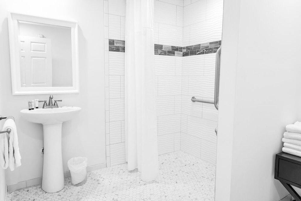 Saltwater Suites photo 74