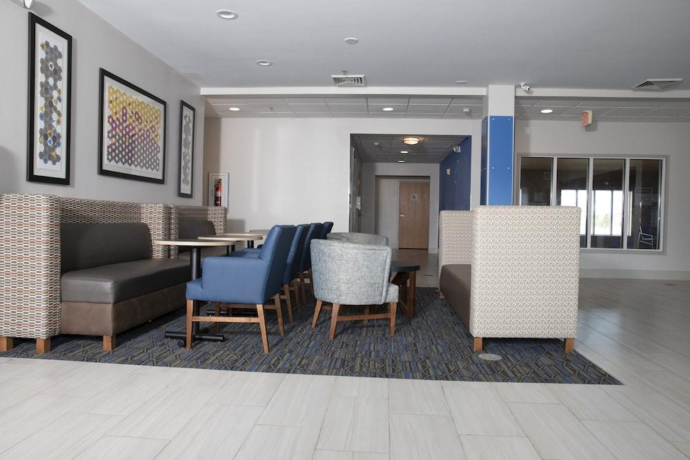 Holiday Inn Express Toledo West - Napoleon by IHG photo 20