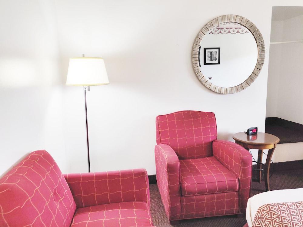 Countryside Inn photo 7