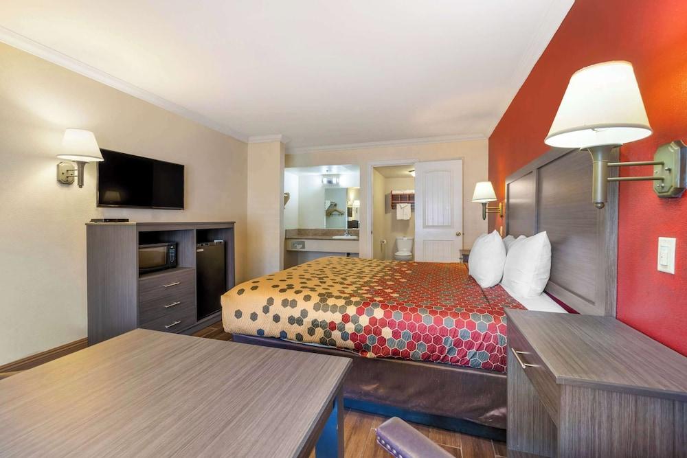 Econo Lodge Moreno Valley photo 10