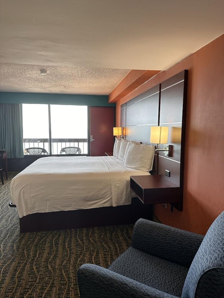 Breakers Resort Inn photo 10
