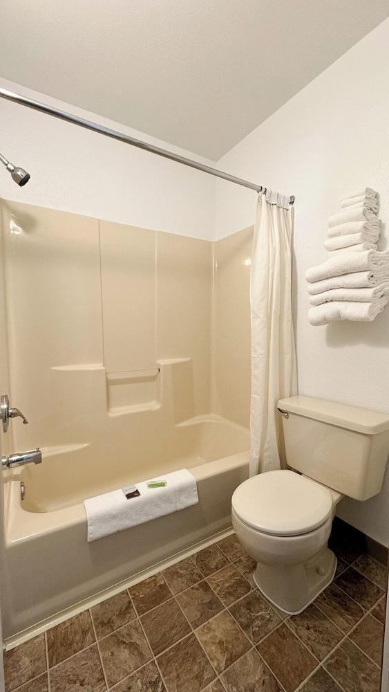 Young's Motel photo 33