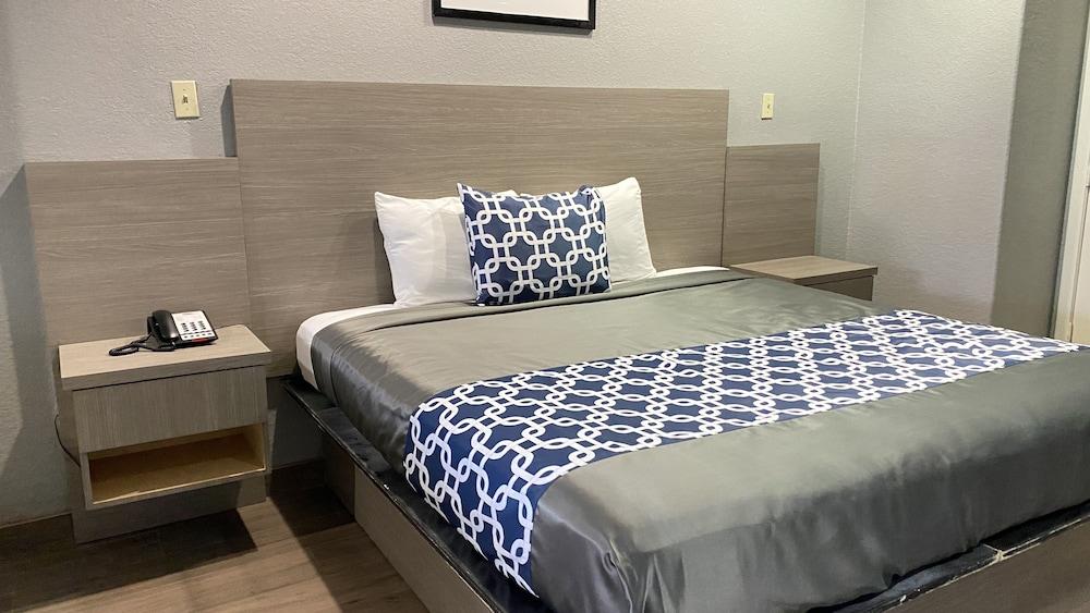Island Suites photo 25